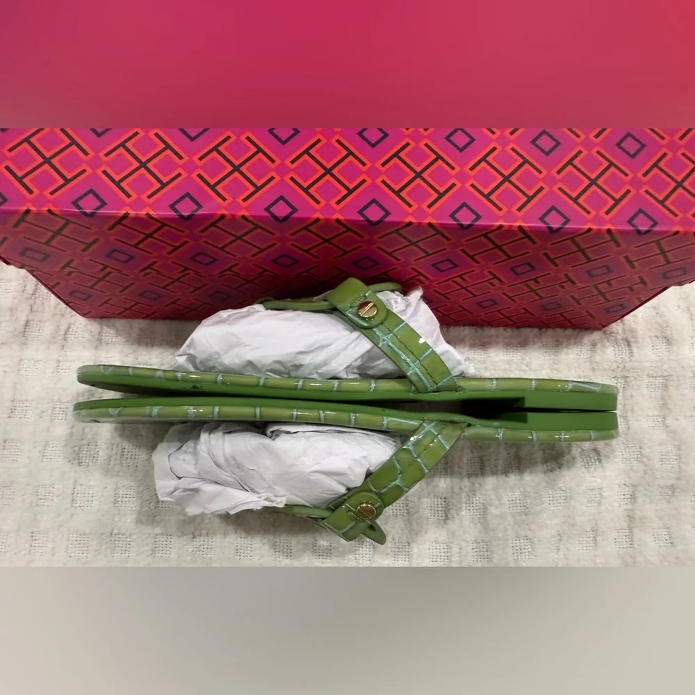 Tory Burch Iconic Croc-Embossed Leather Sandals in Jolly Green, LIKE-NEW! - Picture 11 of 11